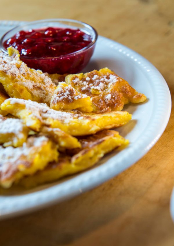 Kaiserschmarren auf der Alm